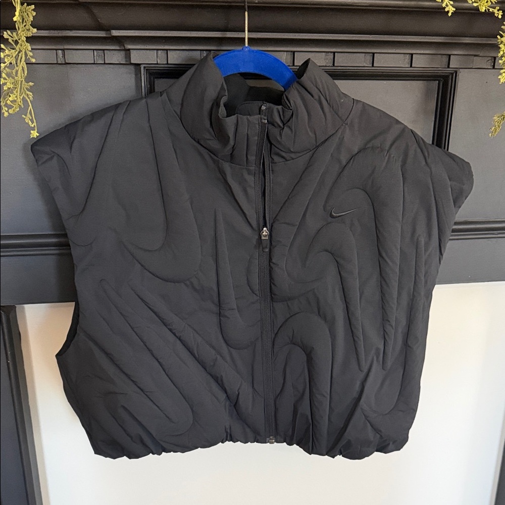 Black Nike women’s vest size large